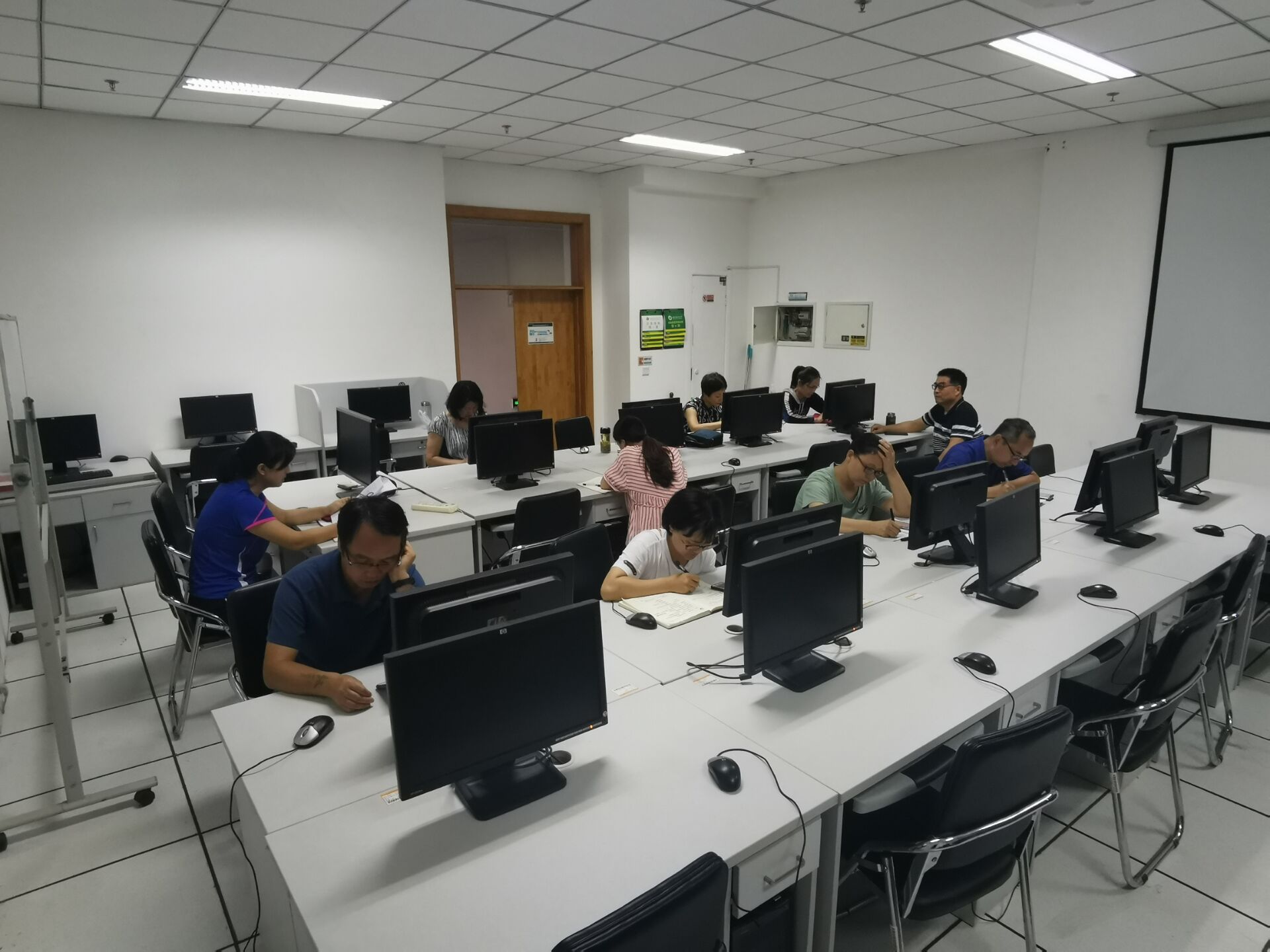 434b97312e4e40c1aeec26bed385f64f.jpg 434b97312e4e40c1aeec26bed385f64f.jpg