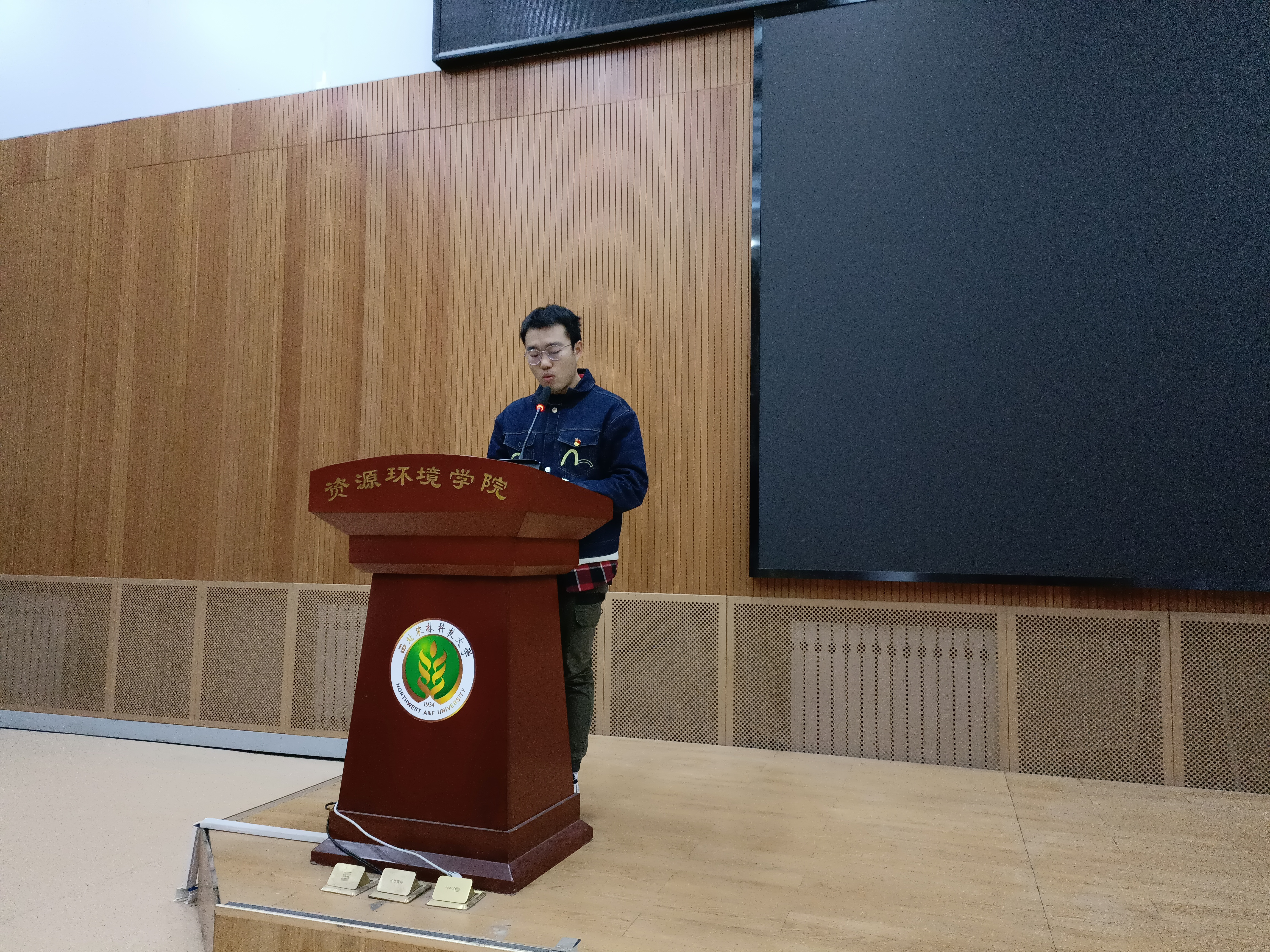 a74752d8243948f39a5f1c1e8d05b242.jpg a74752d8243948f39a5f1c1e8d05b242.jpg