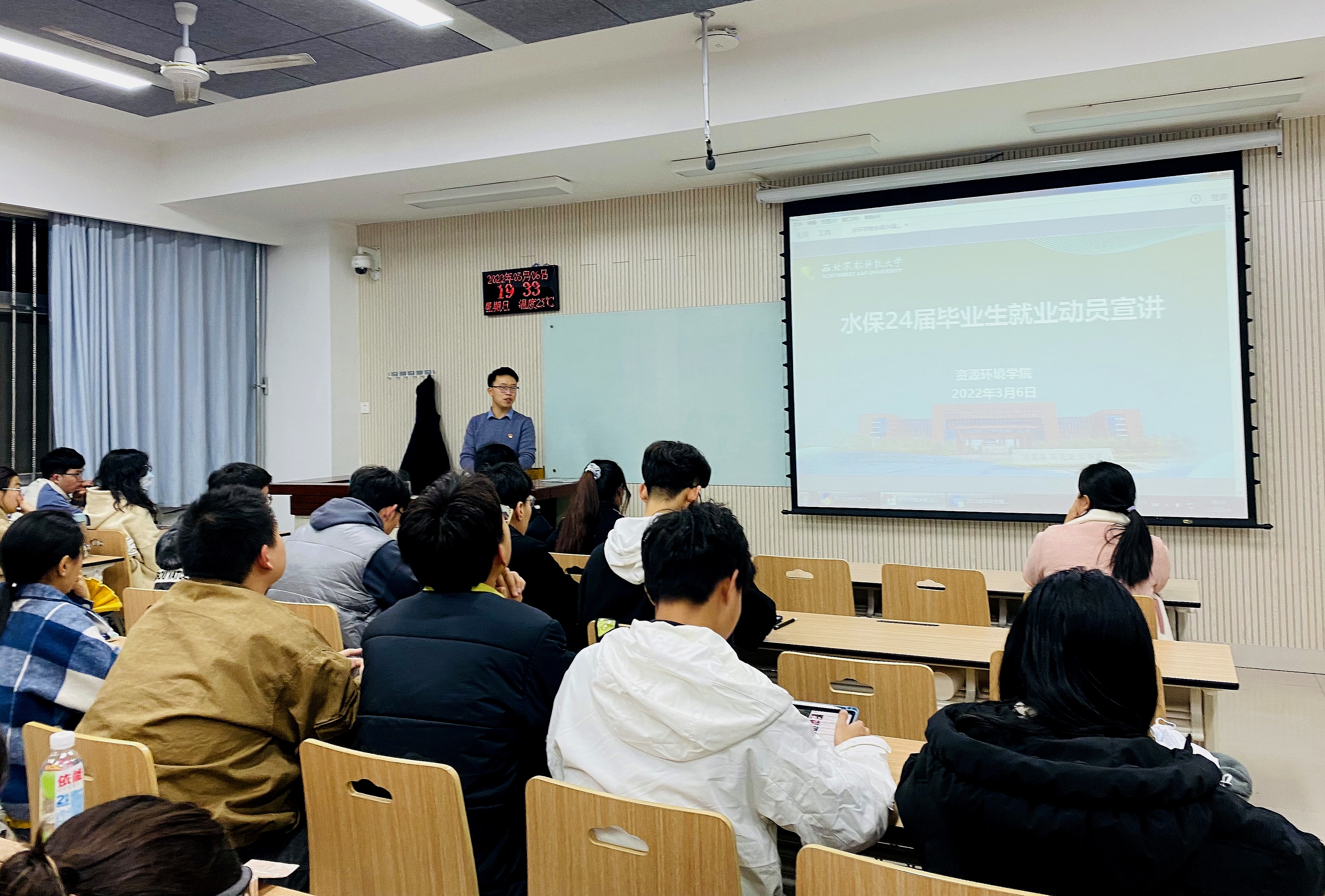 8a5af20fc6c0444e92201f50245aa04d.jpg 8a5af20fc6c0444e92201f50245aa04d.jpg