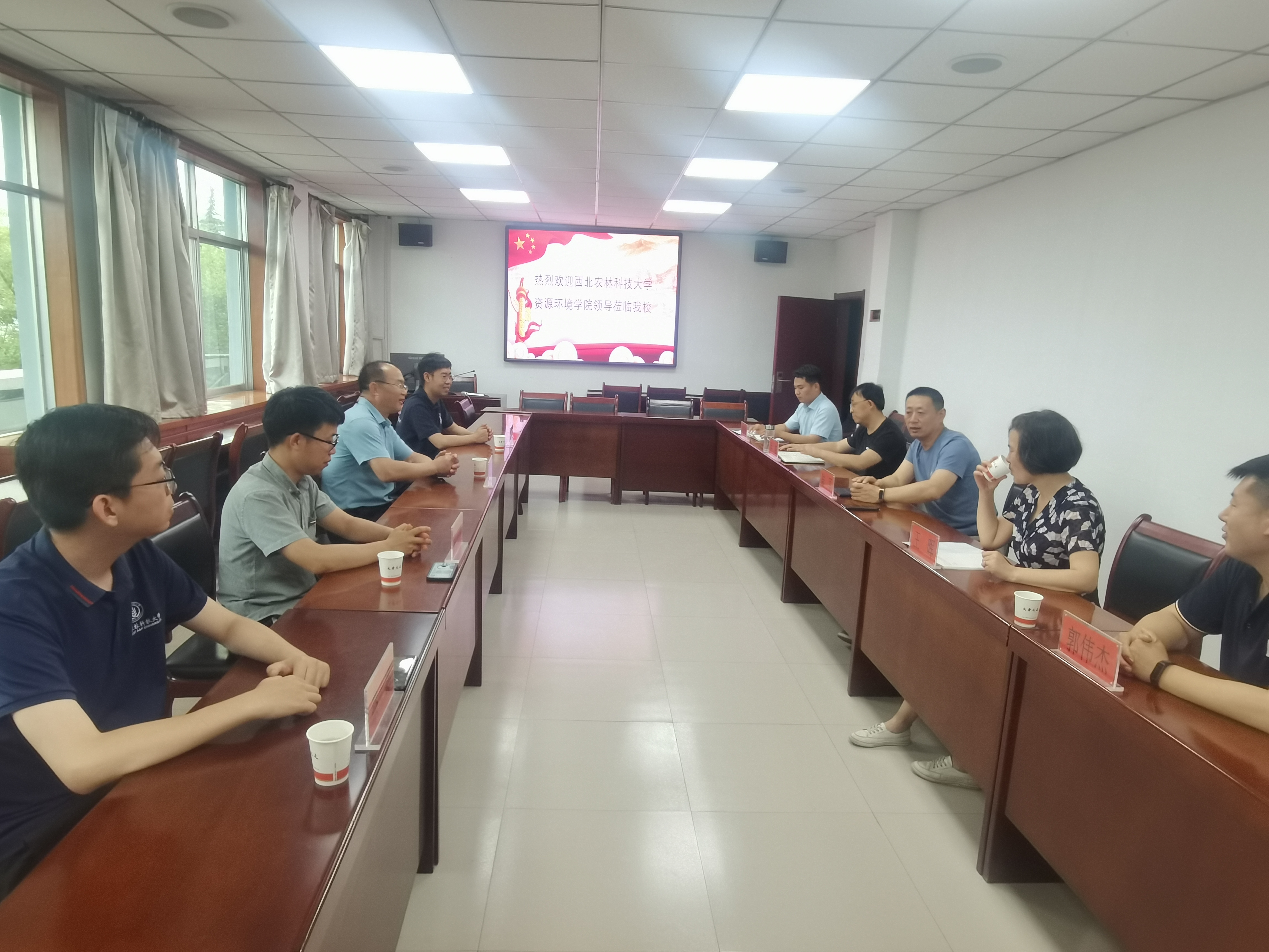 607886ad3cb24e3c8ac09fc5e8788c81.jpg 雍晨旭.jpg