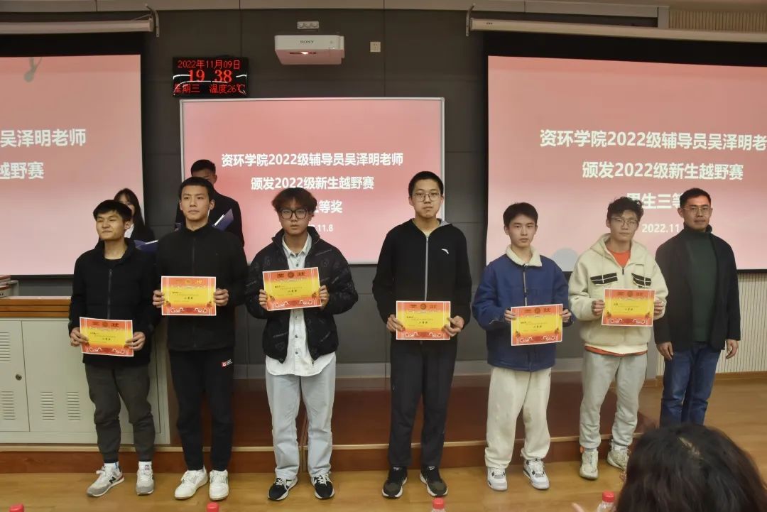 ee2bb7f8d99b4cdb91a6fa99005ee847.jpg ee2bb7f8d99b4cdb91a6fa99005ee847.jpg